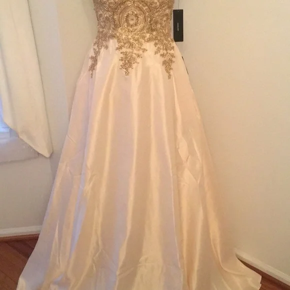 Lulus formal dress. NWT. XS or Small - Picture 4 of 16